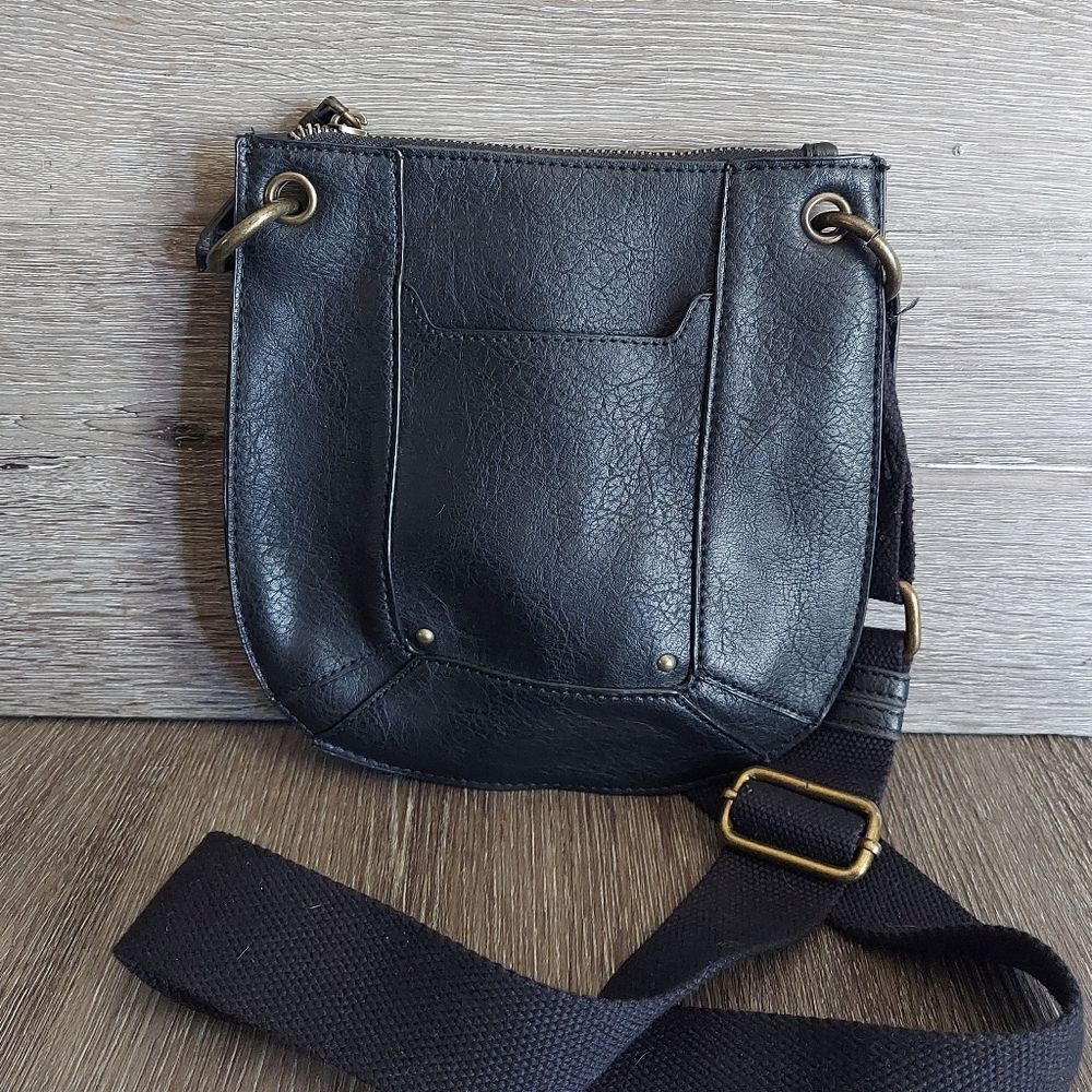 Time and Tru Women's Bentley Crossbody Handbag - Black